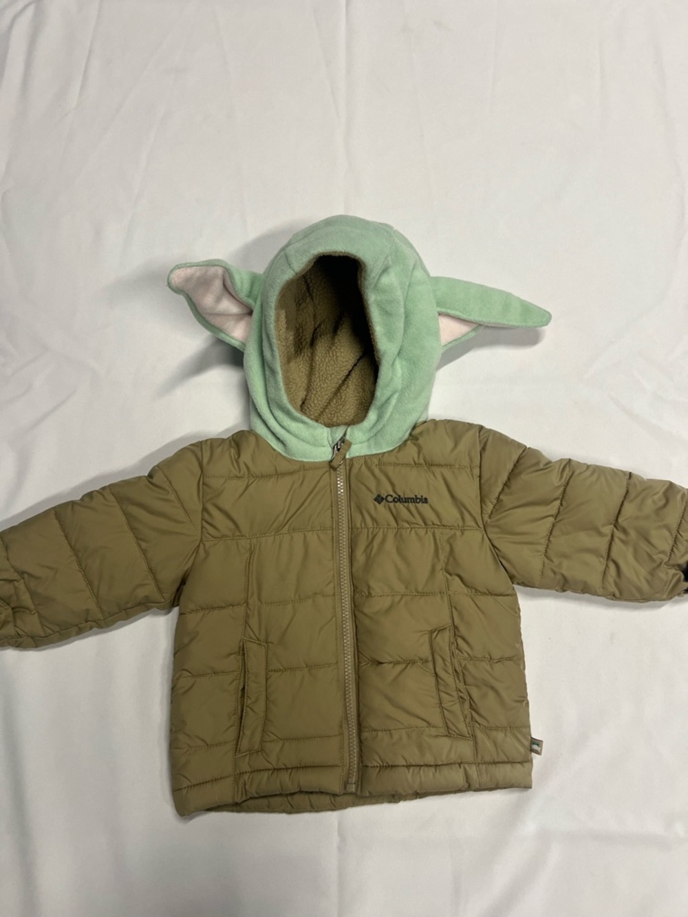 Columbia grogu/baby yoda jacket